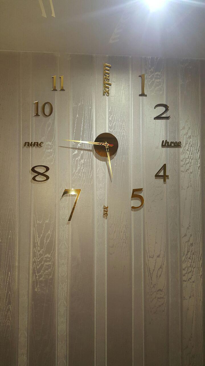 نمونه نصب شده ساعت دیواری طرح نامبر طلایی